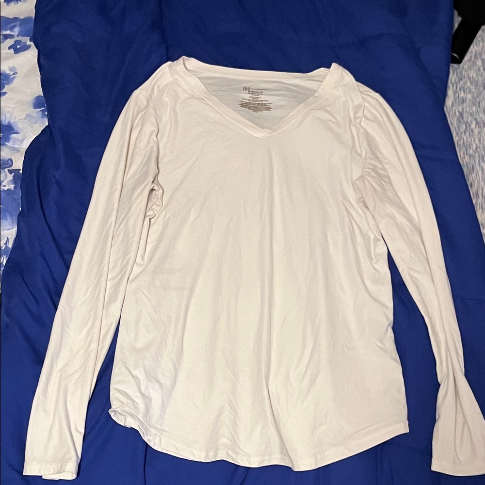 No Boundaries Women's White Long Sleeve Tee